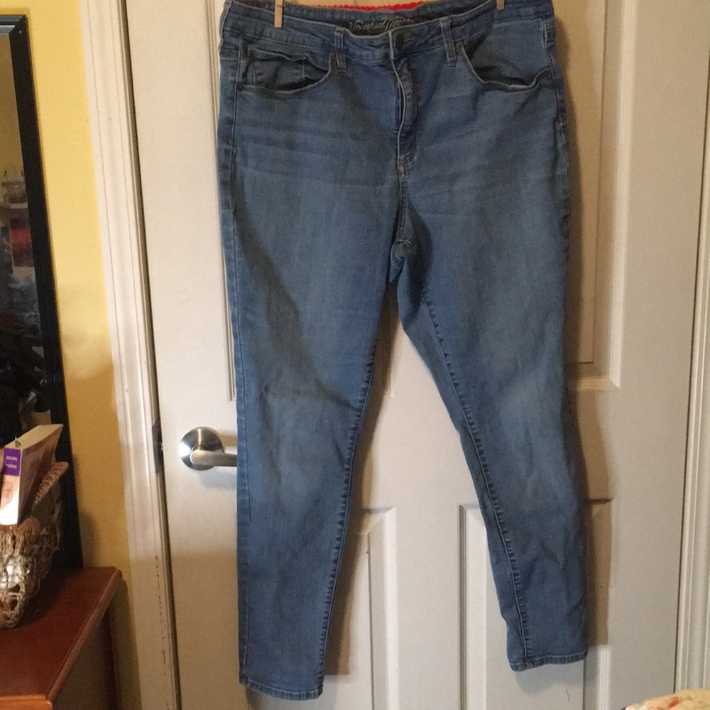 Universal Threads Jeans.